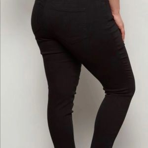 Women’s black jeggings